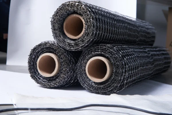 Сетка из базальтоволокна марки СБНП 25х25мм 1х50м рулон ISOMAX  Сетка из базальтоволокна марки СБНП 25х25мм 1х50м рулон ISOMAX